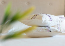 Load image into Gallery viewer, Jacarandá 2 : Bed scarf and cover pillows set