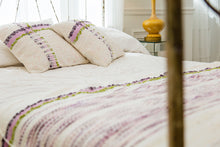 Load image into Gallery viewer, Jacarandá 2: Bed scarf