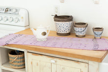 Load image into Gallery viewer, Jacarandá 7: Table runner