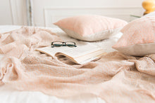 Load image into Gallery viewer, Arrayan 5: Bed scarf