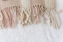 Load image into Gallery viewer, Arrayan 4: Bed scarf and cover pillows set