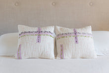 Load image into Gallery viewer, Jacarandá 2 : Bed scarf and cover pillows set